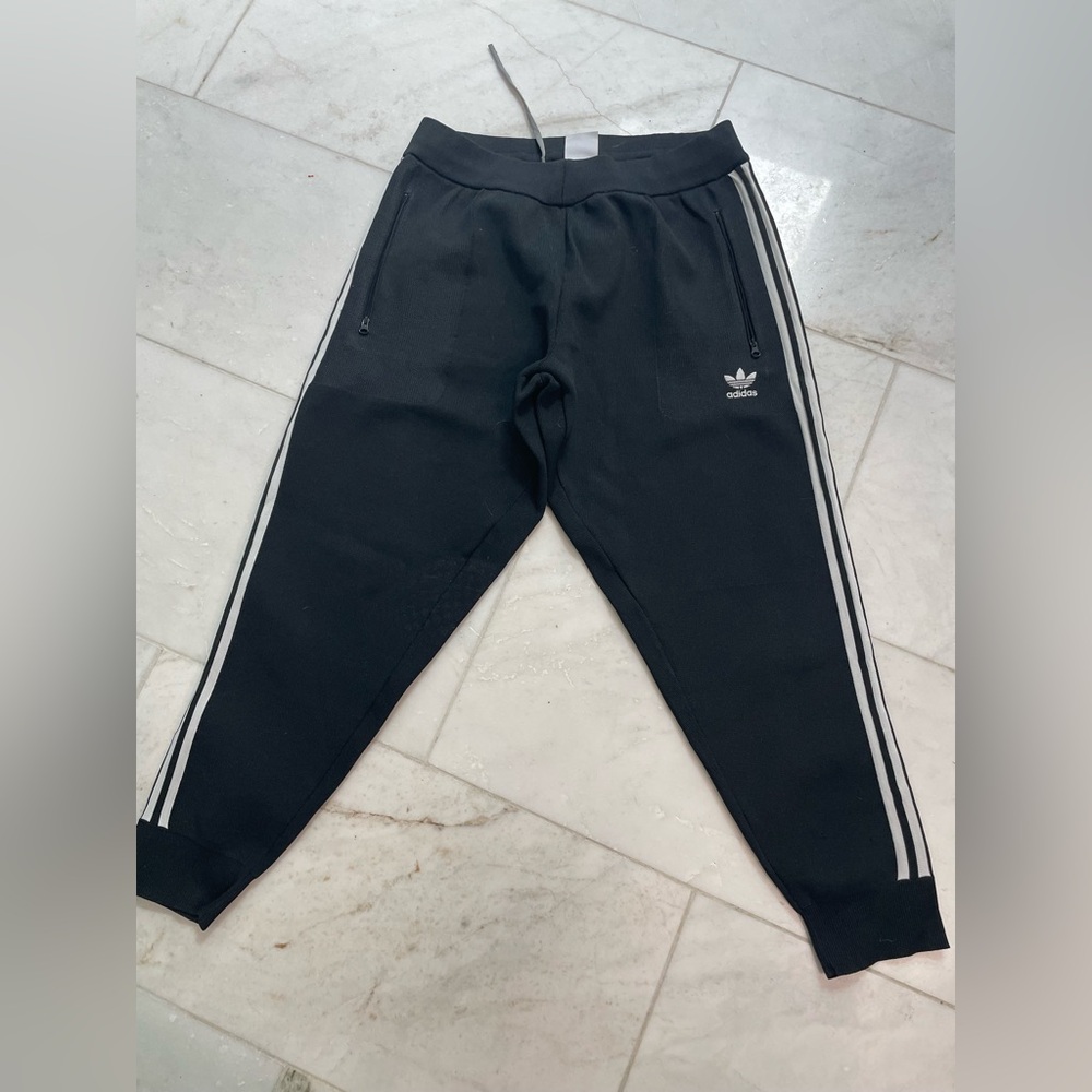 Mens XL Adidas Black Jogger Sweatpants with Iconic Stripes